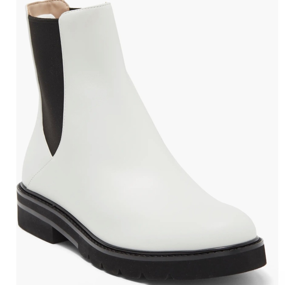 🌹STUART WEITZMAN🌹 Dylan Chelsea Boot In White Size: 7